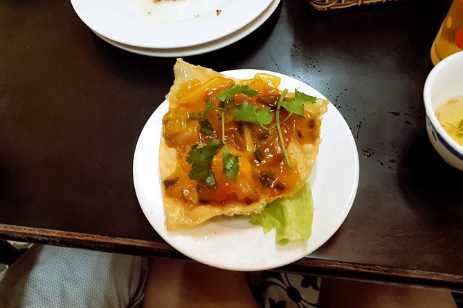 Hoi An Street Food Walking Tour with Tastings - Side lanes, local homes, and the people behind the food