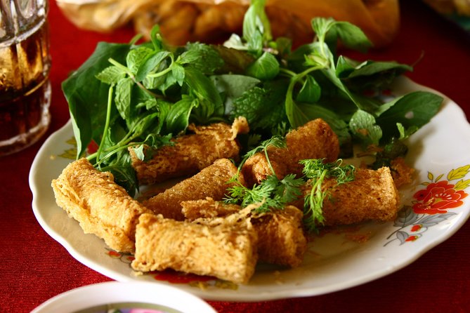 Hoi An Street Food Walking Tour with Tastings - Vegetarian diets, allergies, and group comfort