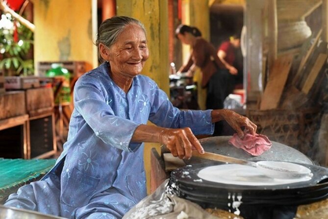Hoi An Sunrise Tour to Hidden Local Villagers - Duy Vinh and the careful work behind fish sauce