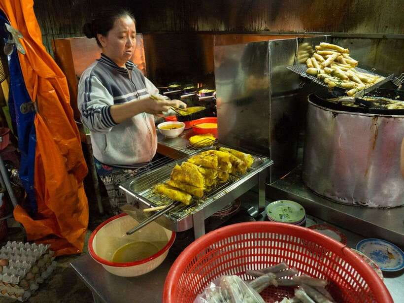 Hoi An: Sunset Food Tasting Tour - What $39 buys you