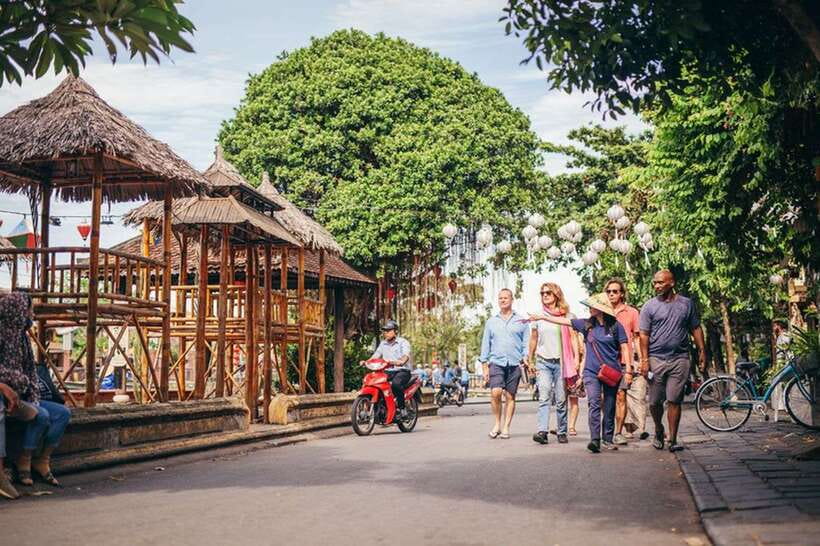 Hoi An: Sunset Food Tasting Tour - Hoi An’s food stories in the Old Town