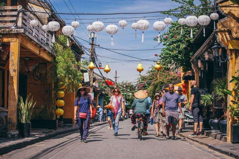Hoi An: Sunset Food Tasting Tour - Meeting at Hoi An Post Office