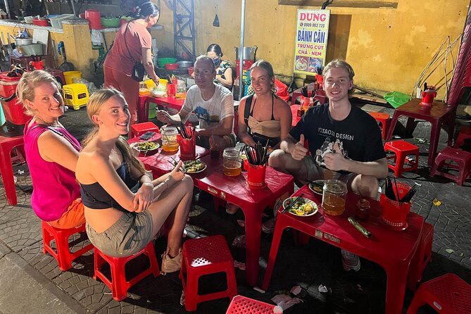 HOI AN Sunset Food Tour - Night Market - Lantern Streets - A short, colorful stop at Hoi An Night Market