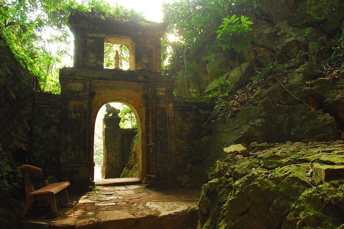 Hoi An To Hue By Private Car via Hai Van Pass, Golden Bridge - What the $50 price really covers