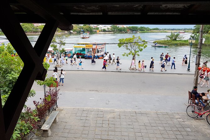 Hoi An town private walking tour with boat trip - Traditional dance, games, and Mot herbal tea