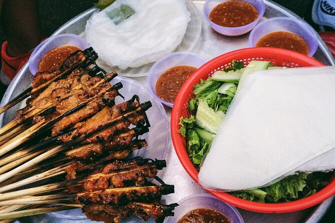 Hoi An Vespa Food Tour: Authentic & Exotic Food Culture - Tan An: grilled rice paper and papaya salad
