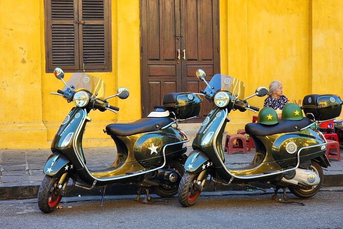 Hoi An Vespa Tours: Hoi An Highlights and Hidden Gems - Eating Hoi An specialties at a local restaurant