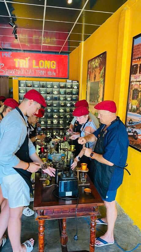 Hoi An: Vietnamese Coffee Making Workshop at Local Roastery - The opening lesson: five minutes to settle in