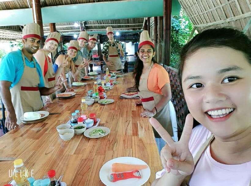 Hoi An : Vietnamese Cooking Class with Hotel Pickup - The optional basket boat question