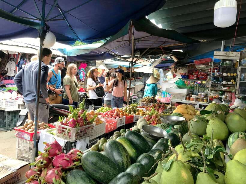 Hoi An : Vietnamese Cooking Class with Phở and Eco Tour - A food day that begins at the market