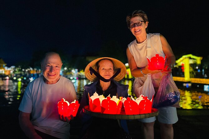 Hoi An Walking Private Tour - Lanterns, Boat Ride & Local Foods - Folklore Museum: a short cultural pause