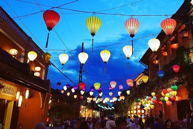 Hoi An Walking Tour - Reading the Fukian Assembly Hall at 46 Tran Phu Street