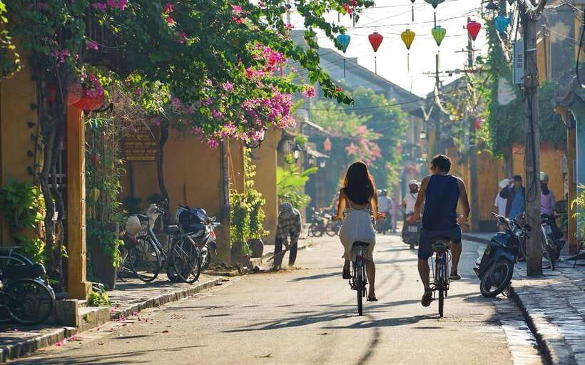 Hoian/ Danang: Coconut Basket Boat and Hoi An City tour - Prepare for a walking tour in humid weather