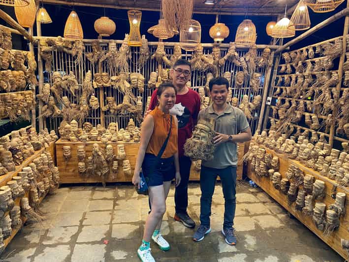 Hoian Old Town - Immersive Free Walking Tour - Forty-five minutes of traditional performance