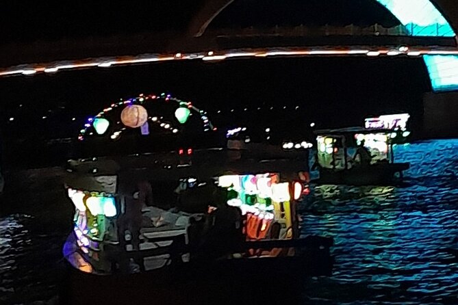 HoiAn Small Boat By Night on Bach Dang River - The main weakness is the risk of waiting