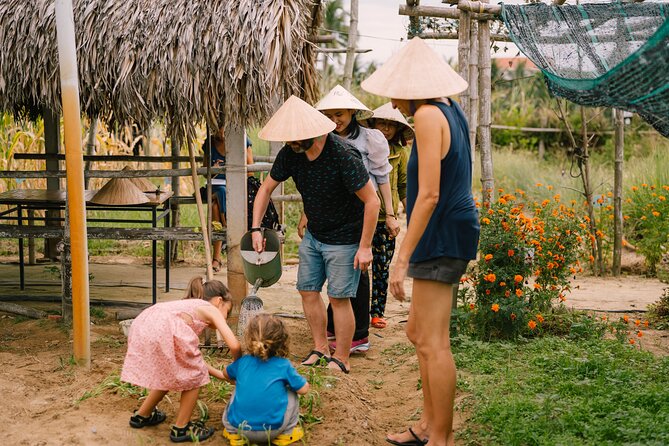 HoiAnGO Experience Local Life: Countryside by Electric Car - Thanh Dong Organic Garden: getting your hands dirty