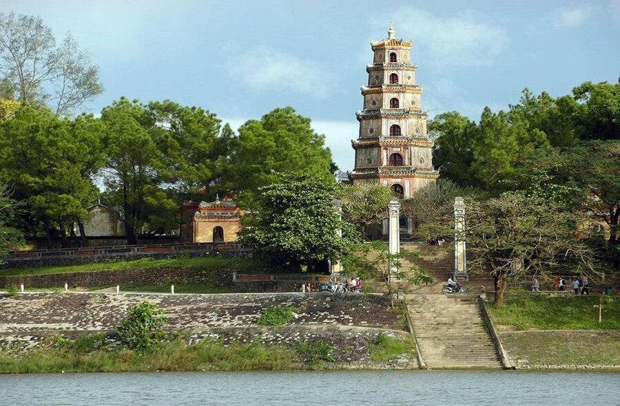 Hue City Tour with Dragon Boat from Hue or Danang or Hoi An - A quiet ride on the Perfume River