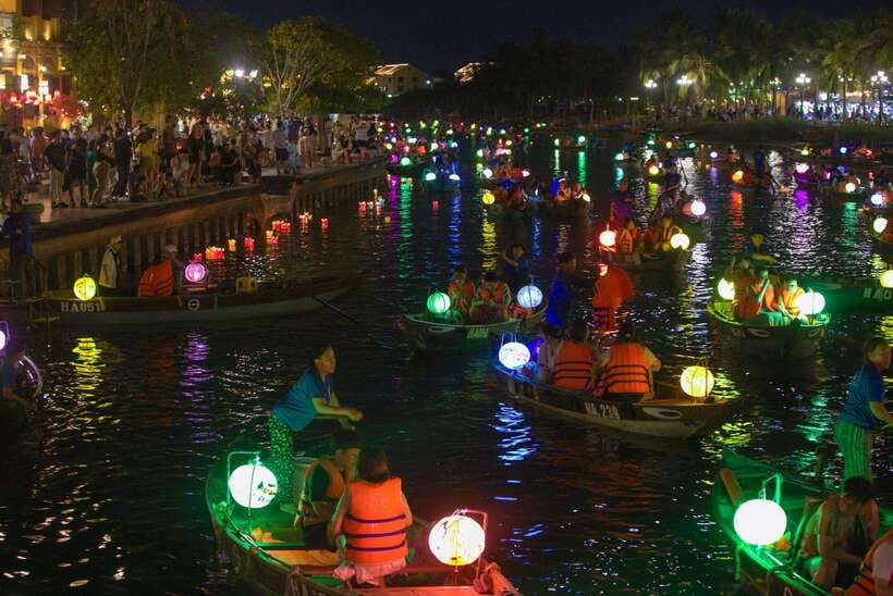 Lantern Release and Night River Boat Experience in Hoi An - When to Go and How Long to Allow