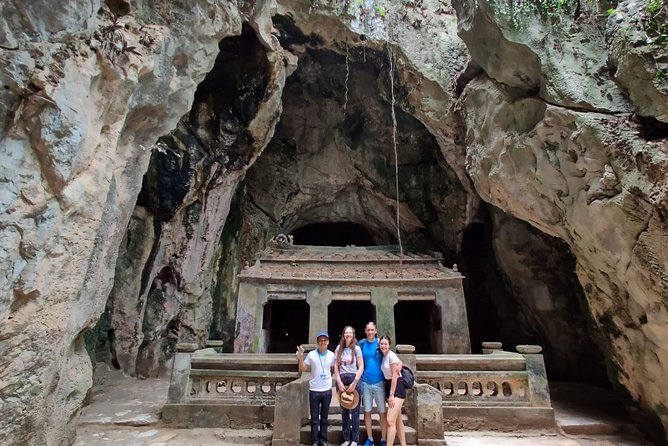 LOVELY PILGRIMS to MARBLE MOUNTAIN & DRAGON BRIDGE & LADY BUDDHA - Key points at a glance