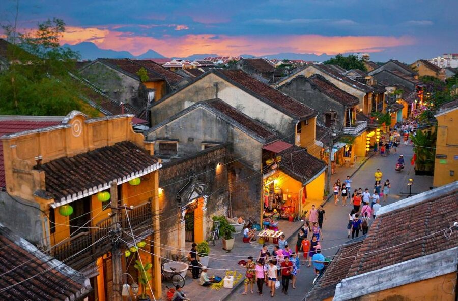 Luxury Half-Day Tour of Hoi An Ancient Town - Walking from the hotel into the Old Town