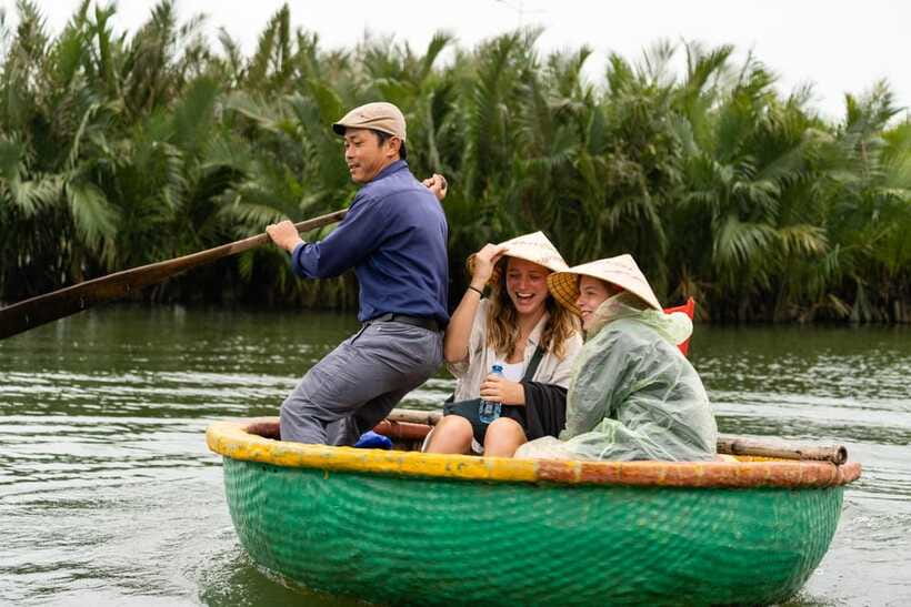 Mad Monkey Hoi An Cooking Class & Bamboo Boats - What the $27 price covers