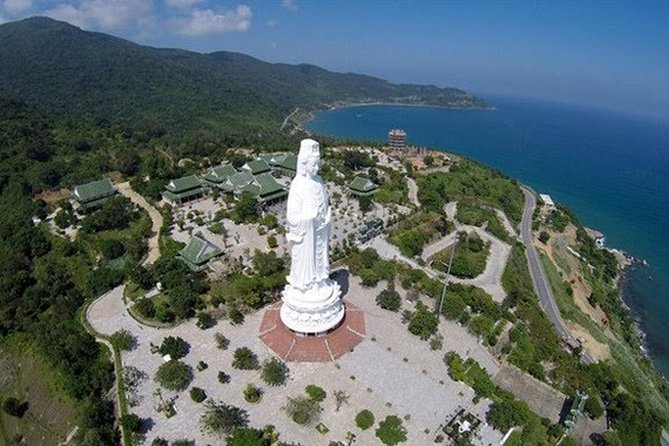 Marble mountain, Am Phu cave and Monkey mountains group tour - The marble craft village at the mountain’s foot
