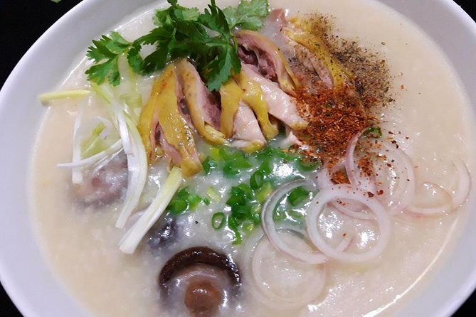 Morning food tour: 11 dishes, white rose making and foot massage - Fried wonton and the pleasure of small portions