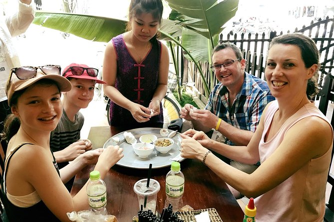 Morning food tour: 11 dishes, white rose making and foot massage - The first tasting: Vietnamese rice porridge