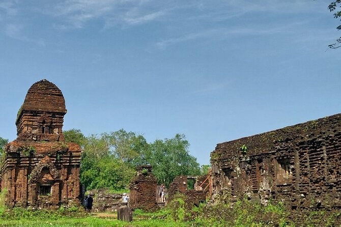 My Son Sanctuary and Boat Trip Sunset private Tour - Understanding the Cham towers and their spiritual setting