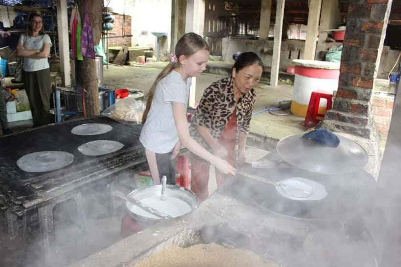 MY SON SANCTUARY - RICE PAPER MAKING DELUXE TOUR FROM DANANG - The Da Nang pickup and the road to My Son