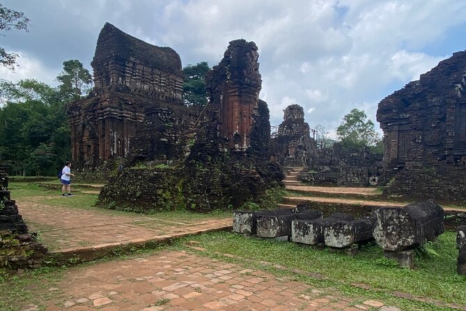 My Son Sanctuary Small-Group Trip From Hoi An - A banh mi break with useful basics included
