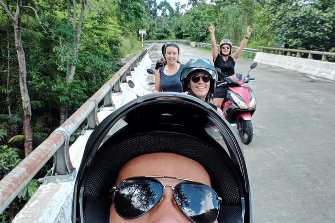 Over Hai Van Pass Loop Tour from Hoi An - My Khe Beach: a short Da Nang pause