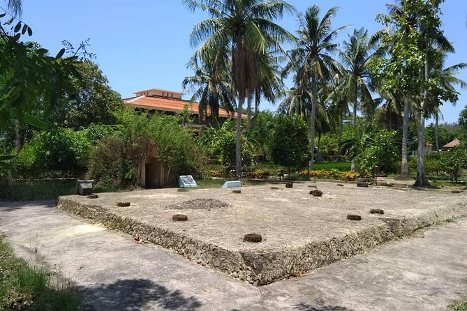 Private Day Trip To Visit MY LAI MASSACRE from Hoi an or Da Nang City - What the private guide adds to a difficult subject