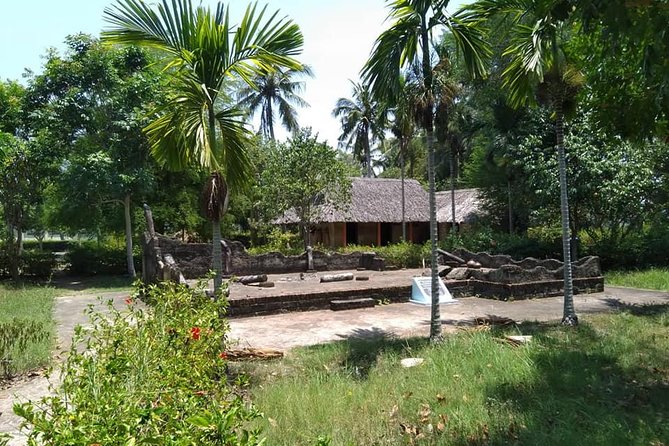 Private Day Trip To Visit MY LAI MASSACRE from Hoi an or Da Nang City - At Son My Memorial, expect a serious one-hour visit