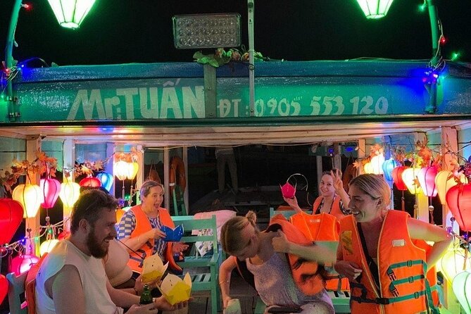 PRIVATE Hoi An Ancient Town - Night Market Street Food By Night - What $45 gets you