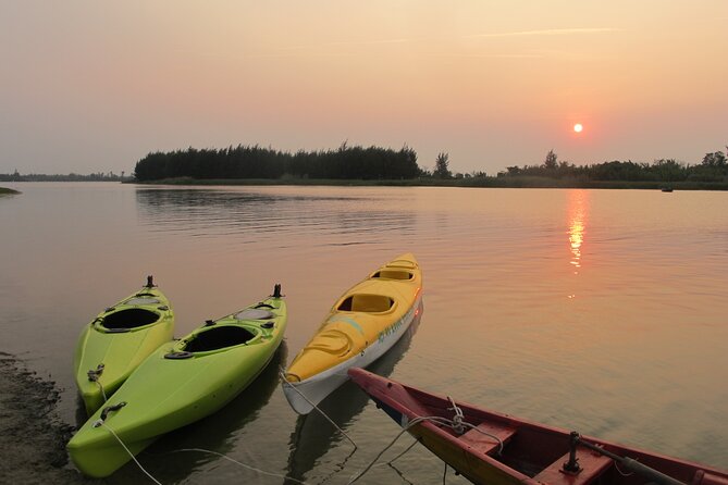 Private Hoi An Bike and Kayak Guided Tour with Lunch - What the $93 price includes