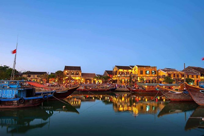 Private HoiAn Ancient Town Night Market Street food tour by Night - Starting with Hoi An’s famous dishes