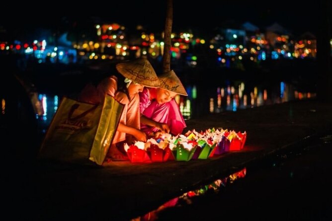 Private Night Boat Trip and Floating Lantern on Hoi An River - Why Hoi An’s river looks best after dark