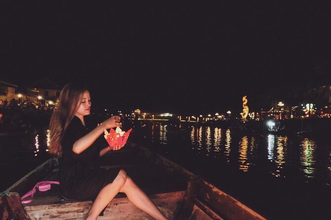 Private Night Boat Trip and Floating Lantern on Hoi An River - Lighting and releasing the flower lantern