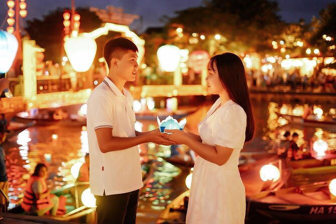 Private Night Photography Tour in Hoi An - Lantern shops and close-up color