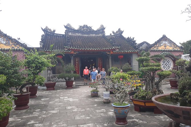Private tour Hoi An Coconut basket boat ride and Ancient town - Riding a round basket boat in Cam Thanh
