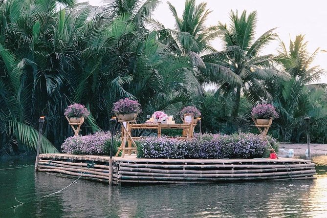 Romantic Dinning On The Bamboo Raft - Why the private format matters