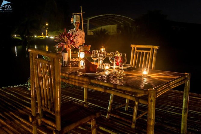 Romantic Dinning On The Bamboo Raft - A practical choice for proposals and anniversaries
