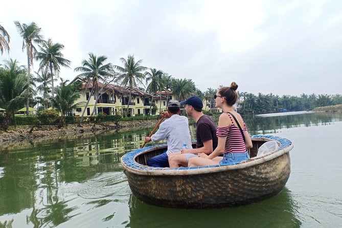 Romantic Dinning On The Bamboo Raft - What the three-hour timing means