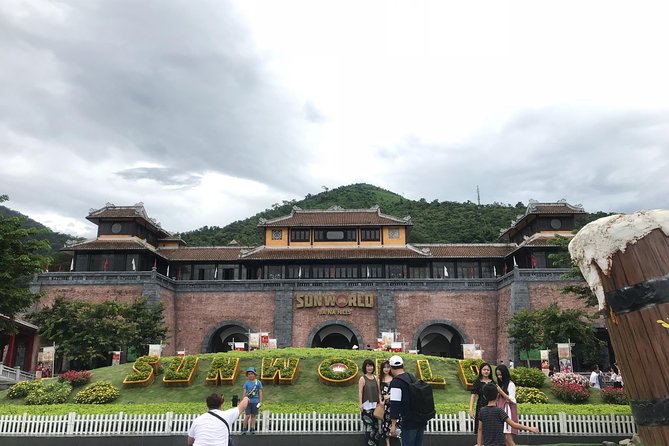 Shuttle Bus Hoi An to Golden Bridge Ba Na hill - The Morning Ride to Ba Na Hills