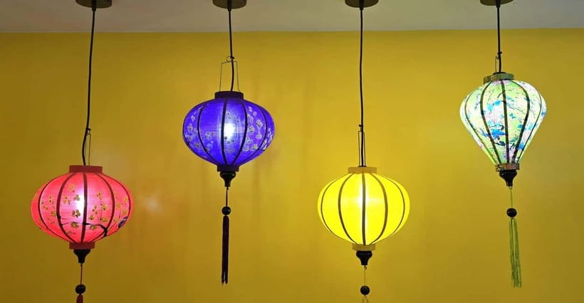 The Lantern Lady: Traditional Lantern Class in Old Town - Choosing the 20-centimeter frame and fabric