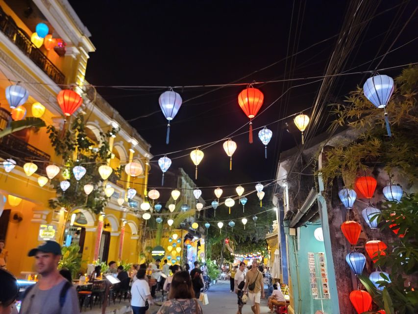 The lanterns of Hoi An & My Son - The ride to My Son and the first electric-car transfer