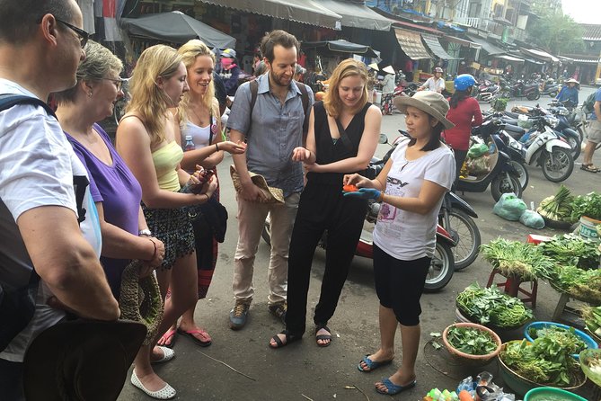 Traditional Cooking Class with Basket Boat Ride and market Tour - The Sabirama cooking class