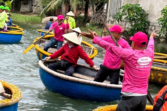 Vegetarian Cooking Class and Basket Boat Activity - A bamboo boat through the water-coconut channels